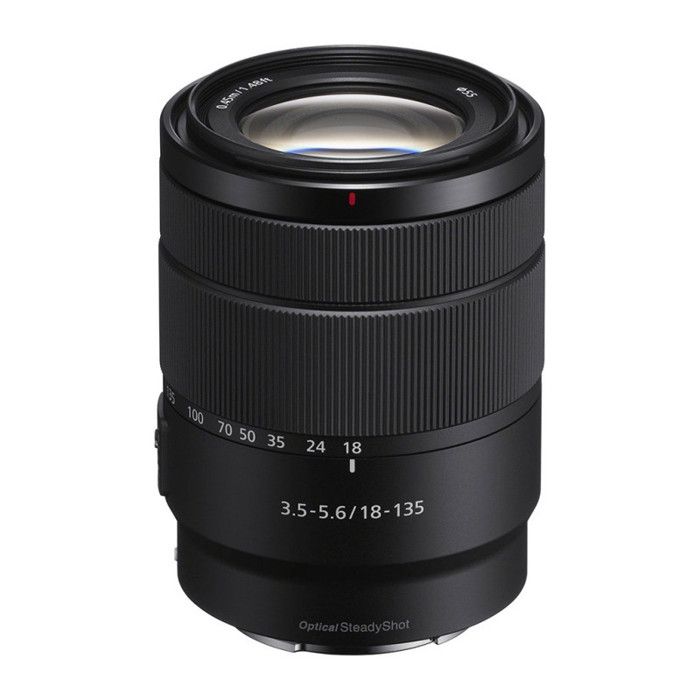 Sony E 18-135mm F3.5-5.6: zoom polyvalent APS-C léger