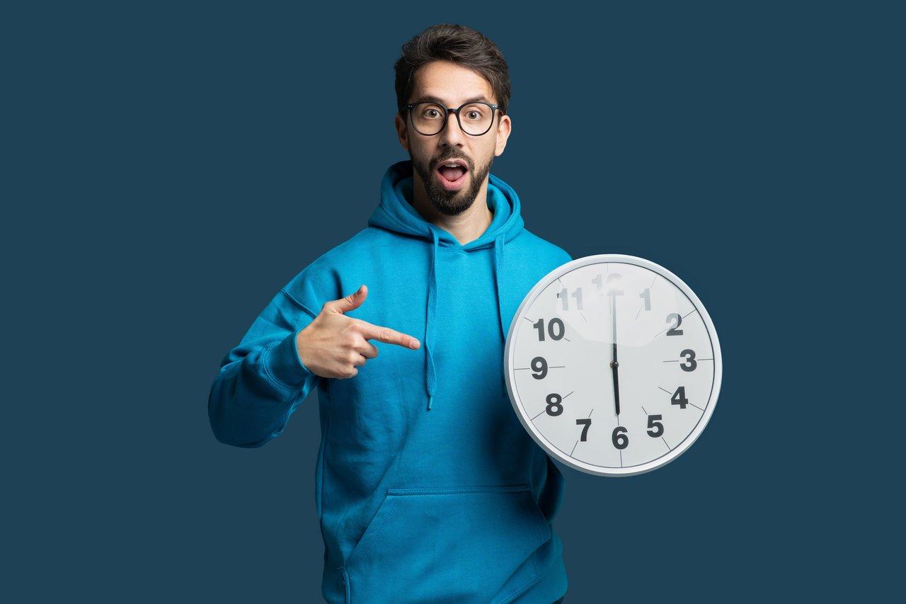 Faut-il vraiment publier à l’heure précise ? Analyse des mythes sur le meilleur moment pour poster