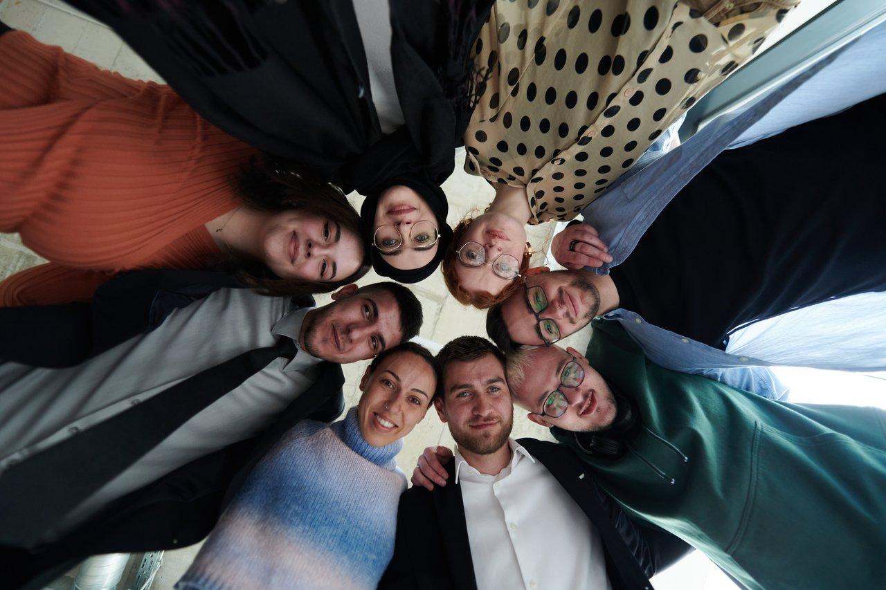 Portraits croisés : ce que les créateurs pensent réellement des collaborations de marque