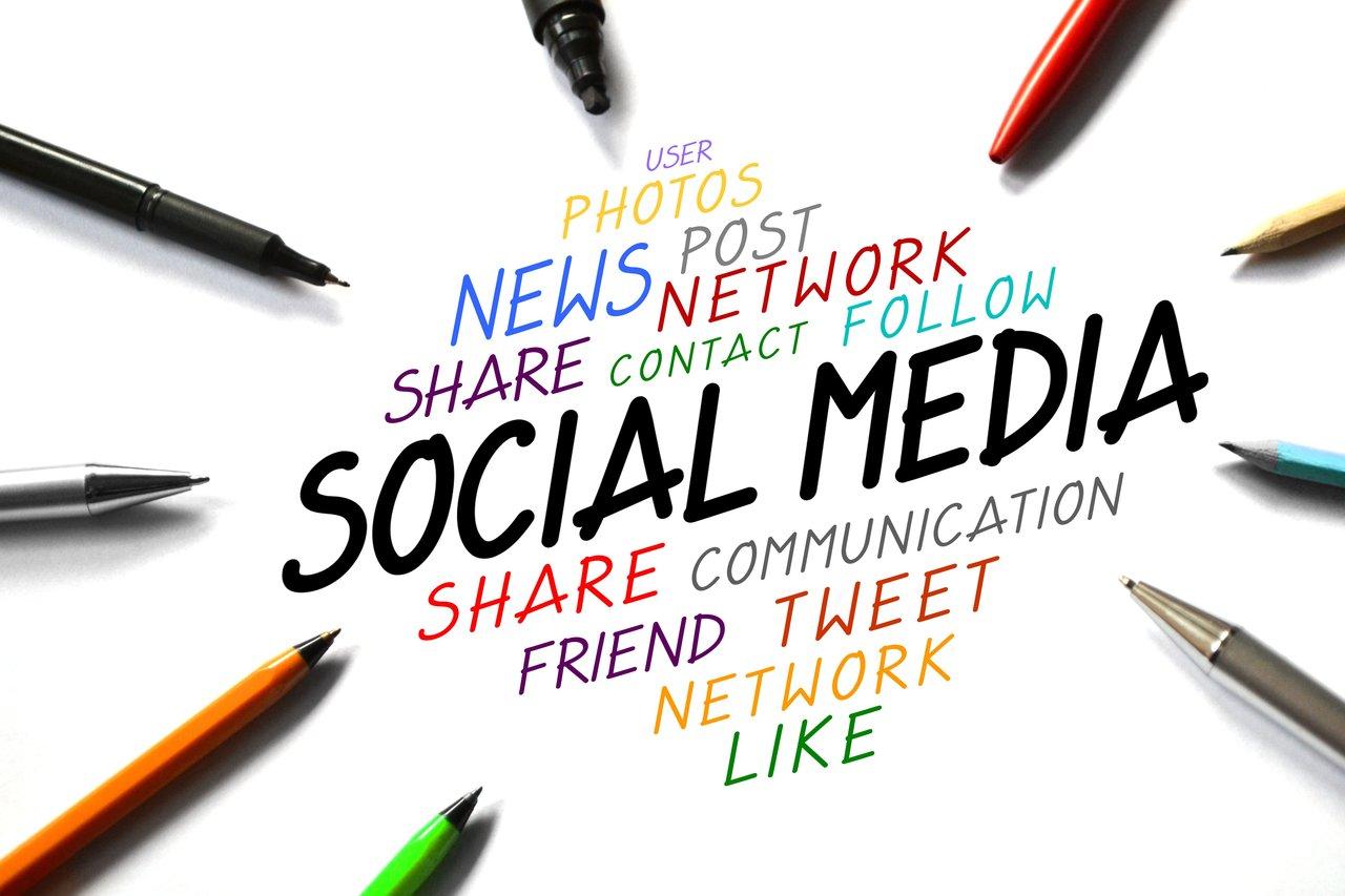 Infographie comparant la portée et l'engagement des influenceurs et créateurs de contenu sur les réseaux sociaux.
