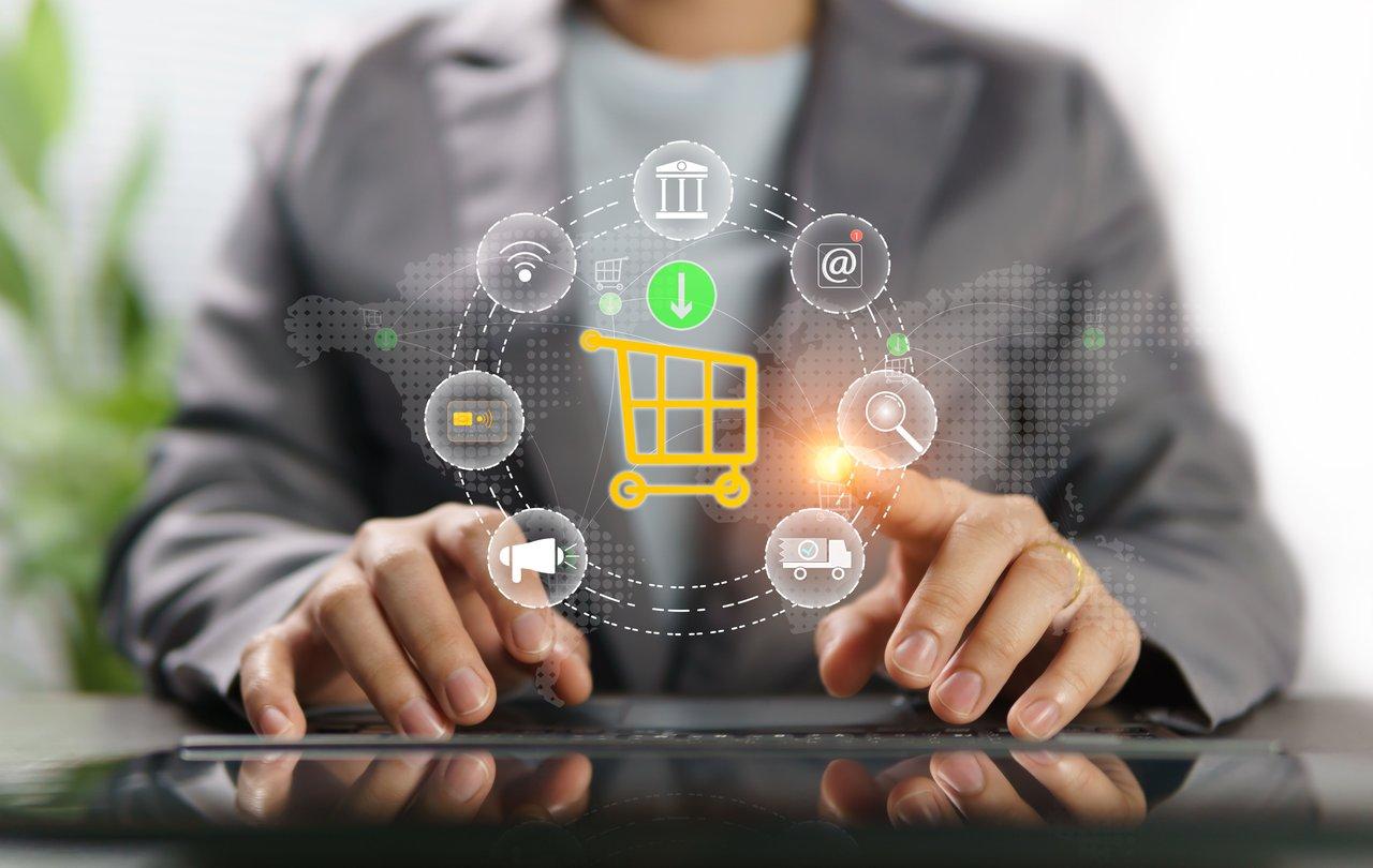 Interface social commerce TikTok Shop illustrant l'intégration fluide créateurs, marques et consommateurs.