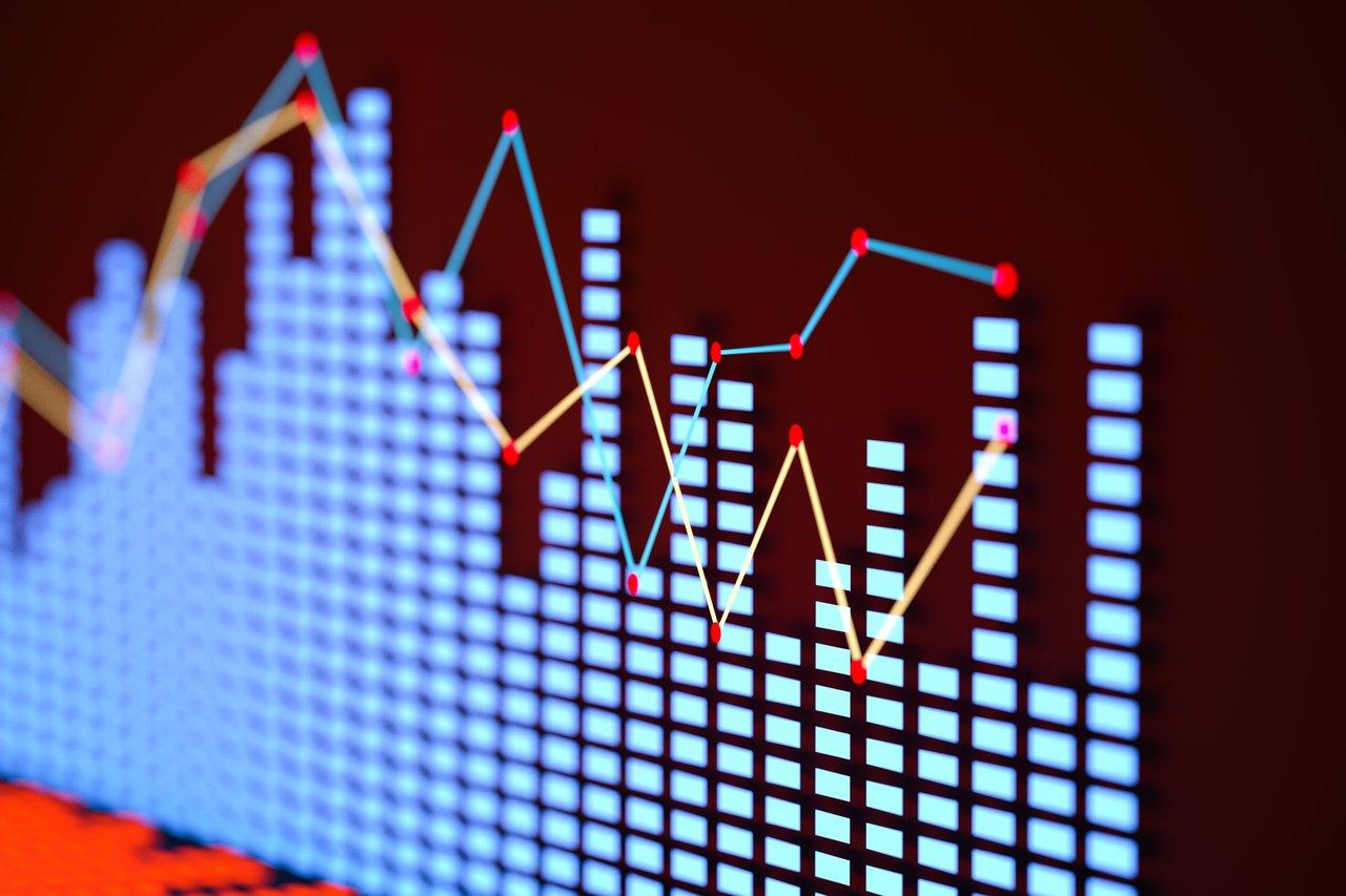 Tableau de bord YouTube analytics affichant les statistiques clés pour optimiser la performance de la chaîne.